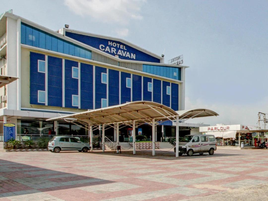 Hotel Caravan Unjha Экстерьер фото